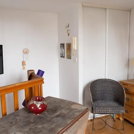 Beautiful Apt Duplex In The 20th Apartment